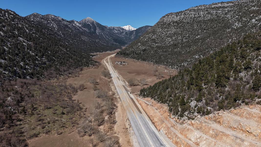Yirmi yedi gündür kapalıydı! Ulaşıma açılan Konya-Antalya yolu böyle görüntülendi 7